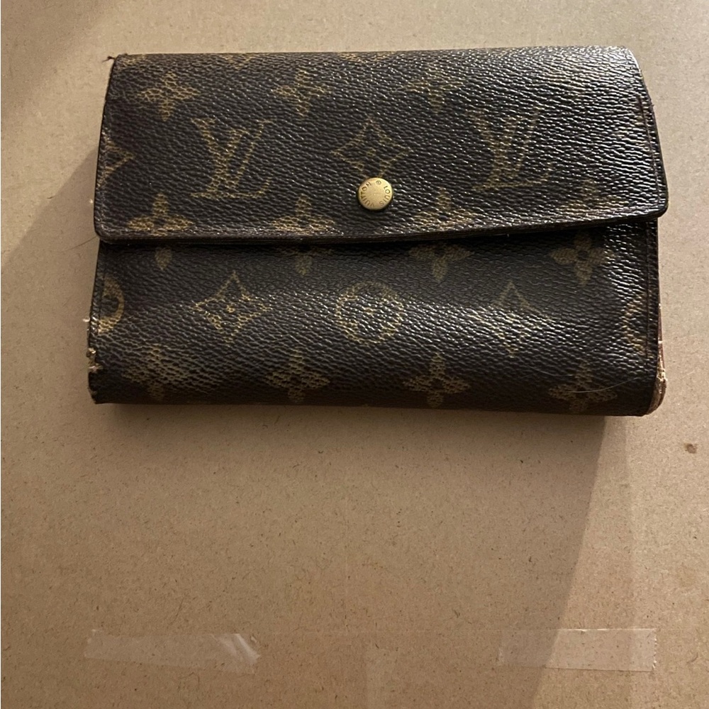 Louis Vuitton vintage monogram wallet alexandra